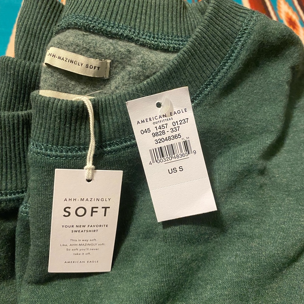 Ahh-mazingly soft American Eagle sweatshirt size S